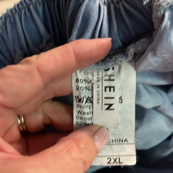 Shein denim shorts size 2XL in excellent condition - Picture 6 of 6